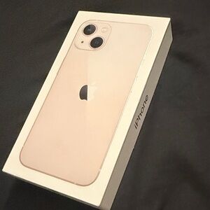 Apple iPhone 13 - Light Pink